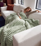 Pluffi Fleece Blanket