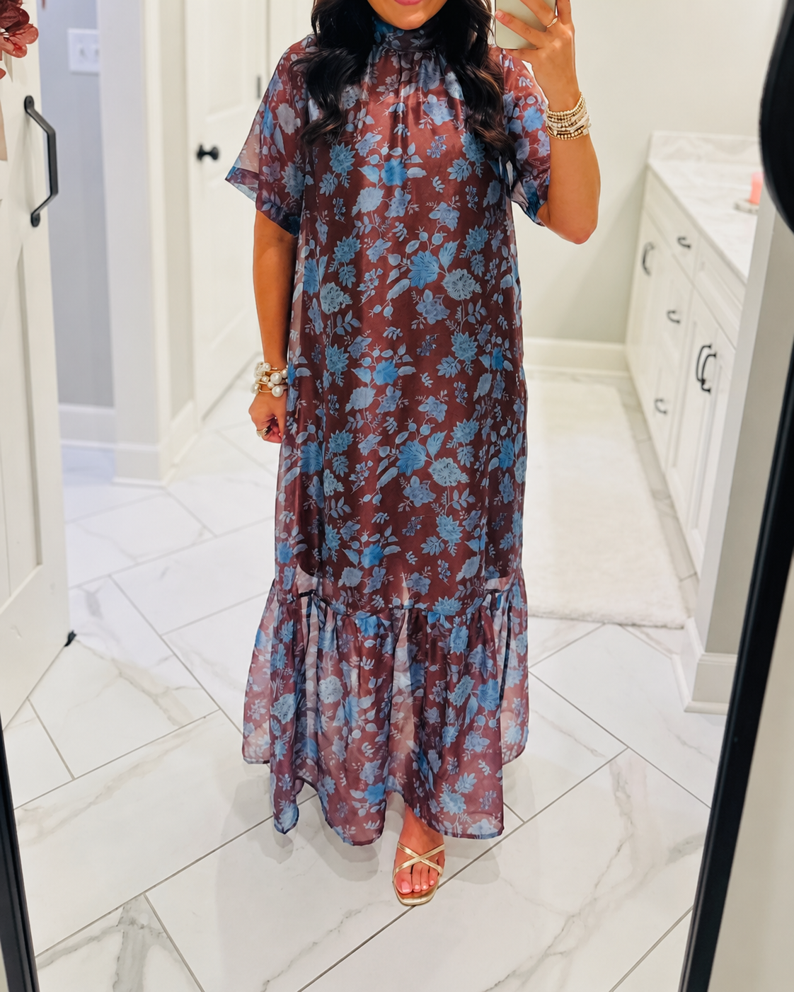 Vintage Floral Ruffle Maxi Dress。