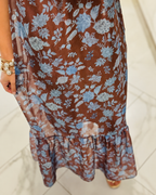 Vintage Floral Ruffle Maxi Dress。