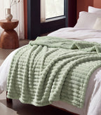 Pluffi Fleece Blanket
